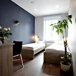Promenada Hostel *
